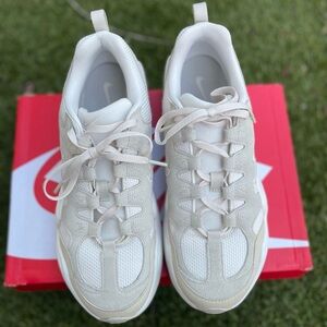 Nike Tech Hera Women’s Size 11